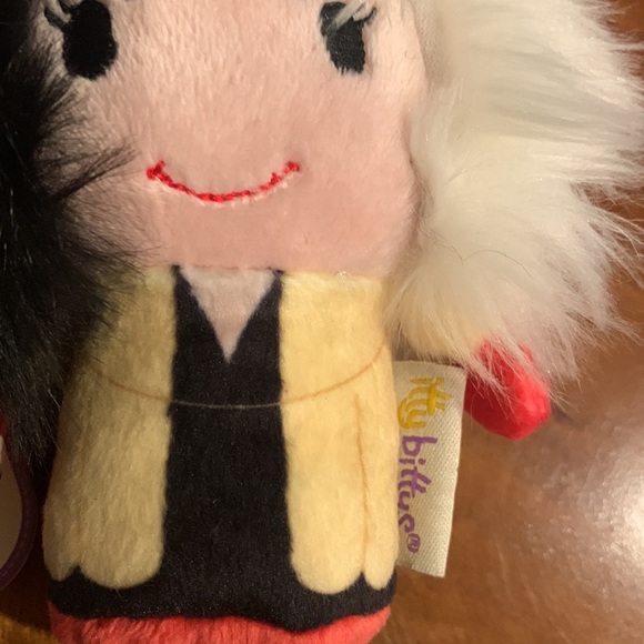 Disney Hallmark Itty Bittys - Cruella De Vil - Picture 3 of 3